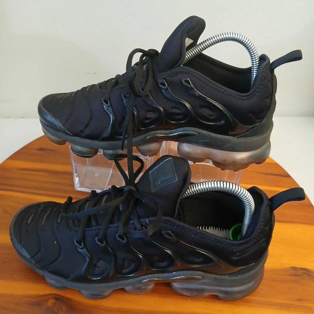 Nike Air VaporMax Plus Women 8 Black Running Shoes Sneakers DH1063-001